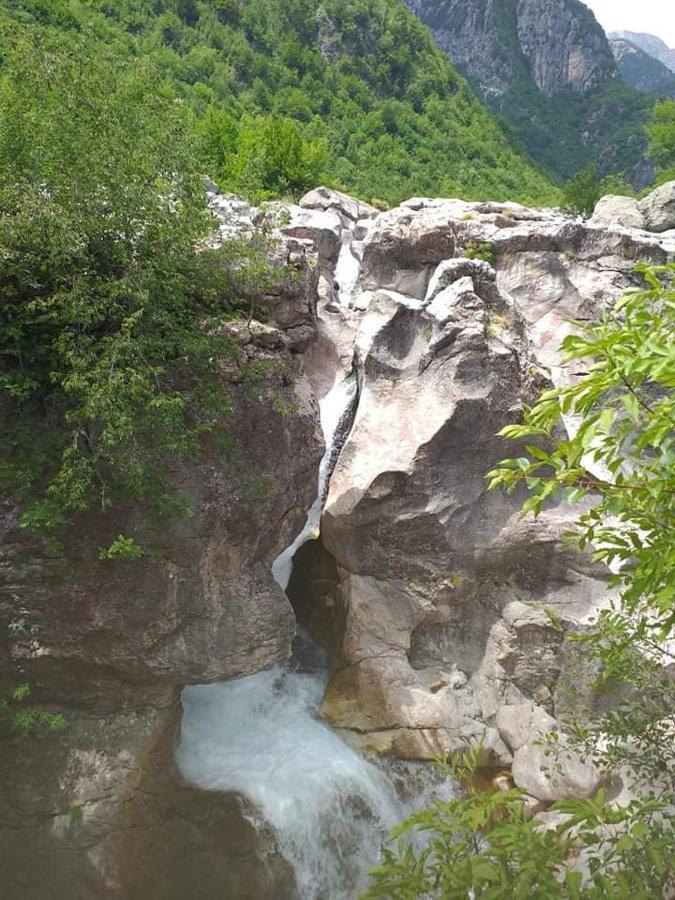 Bujtina 2 Hotell Valbona Exteriör bild